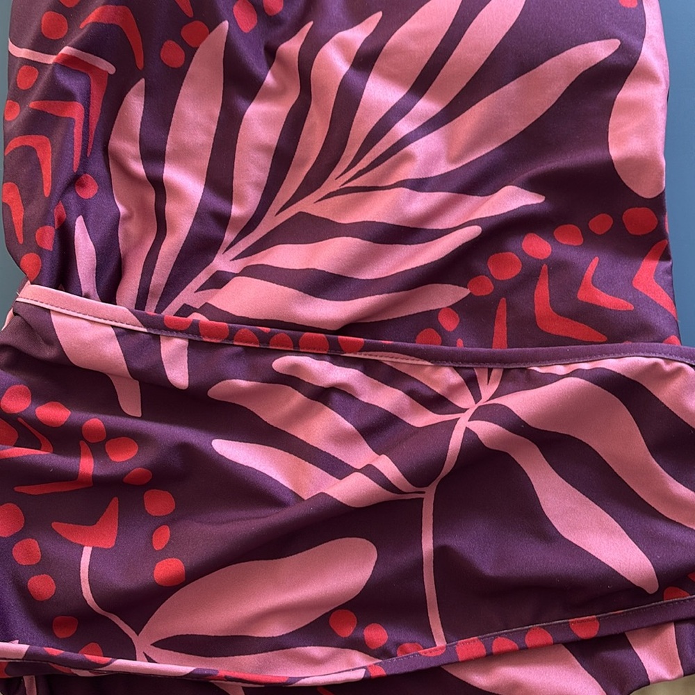 NWT hermoza swimsuit with tie waist - Picture 5 of 9